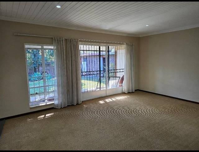 4 BEDROOM HOUSE FOR SALE IN SINOVILLE